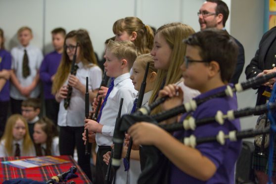 Pupils from Fintry PS, Longhaugh PS, Mill O Mains PS and Braeview PS to benefit from £58,000 funding.