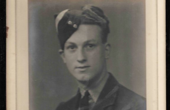 War Hero David Laird Passes Away At The Age Of 92 The Courier