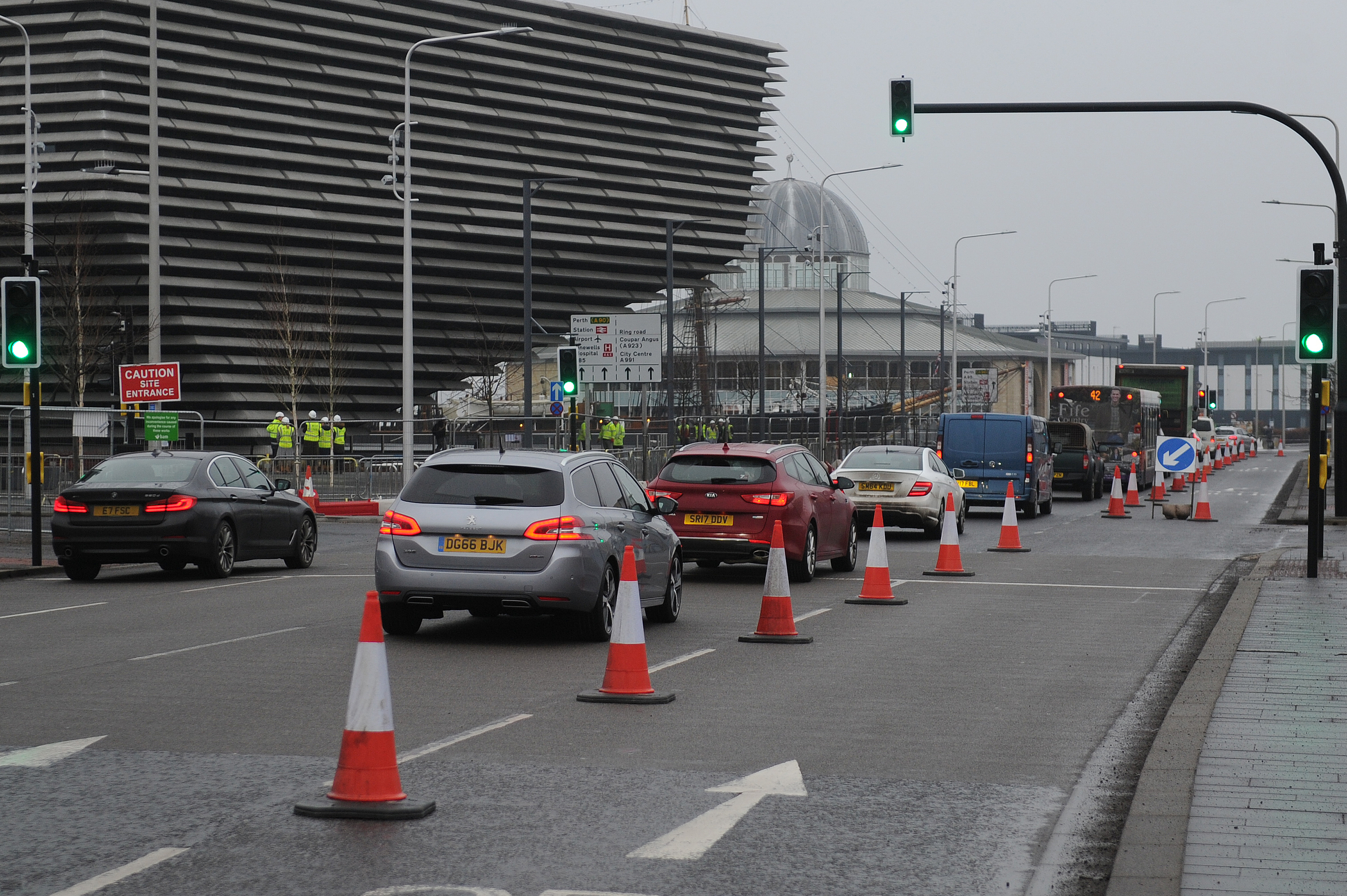 Traffic negotiating the lane closure near Slessor Gardens.