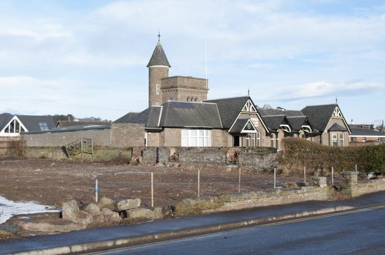 Caption (description) Carnoustie eyesore. Picture shows; 8 Links Parade, Carnoustie Eyesore, Friday 19th January 2018.