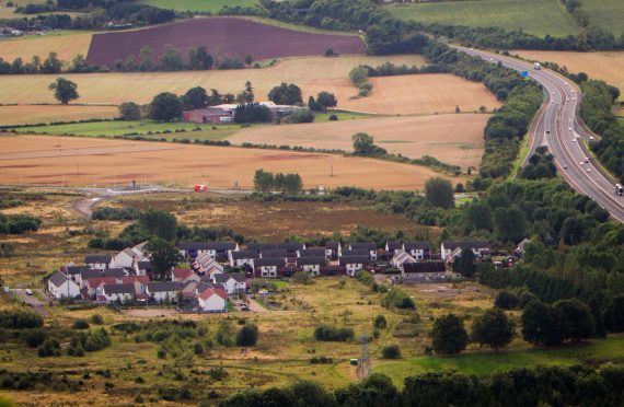 The Oudenarde site with the M90 on the right.