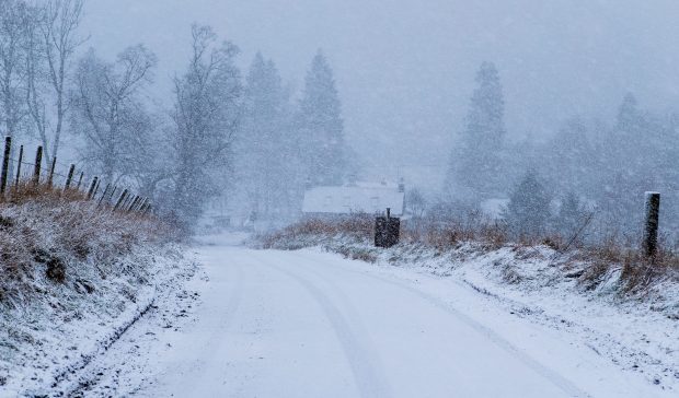 Heavy snowfall near Alyth.