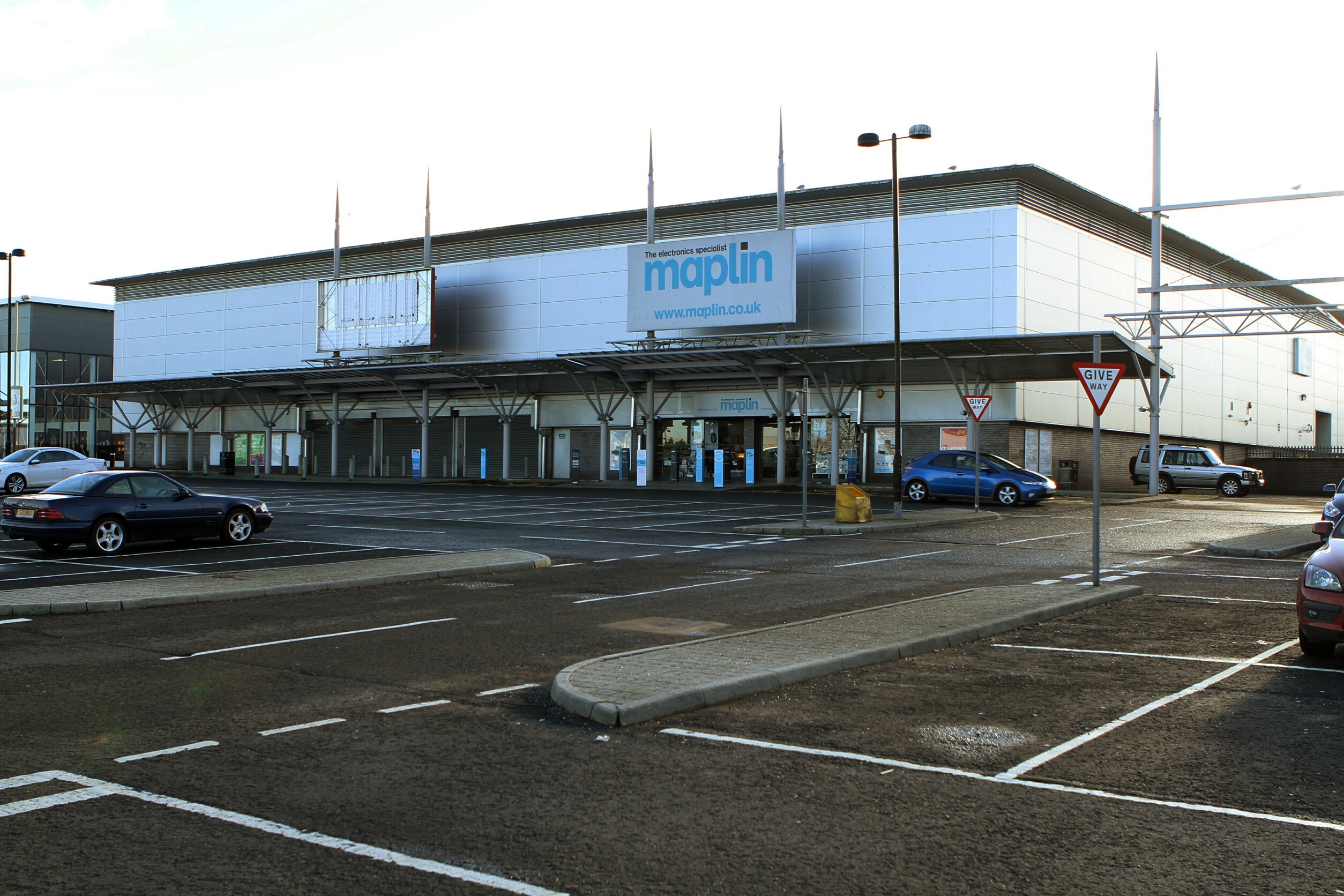 The assault is said to have taken place outside Maplin in the Kingsway West retail park.