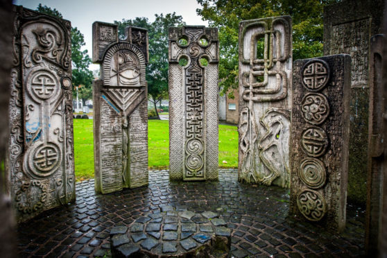 "The Henge" sculpture on Beaufort Drive, Pitteuchar, Glenrothes is on the list of town artworks in line for repairs and mainteance. Seating is to be repaired at the popular artwork.