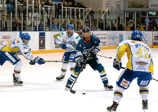 Stars' Adam Harding cuts through the Flyers defence.