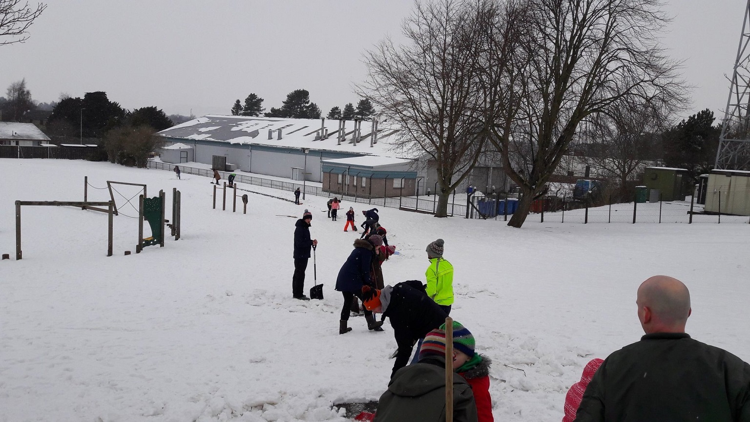 Volunteers were in action at Castlehill Primary School in Cupar.