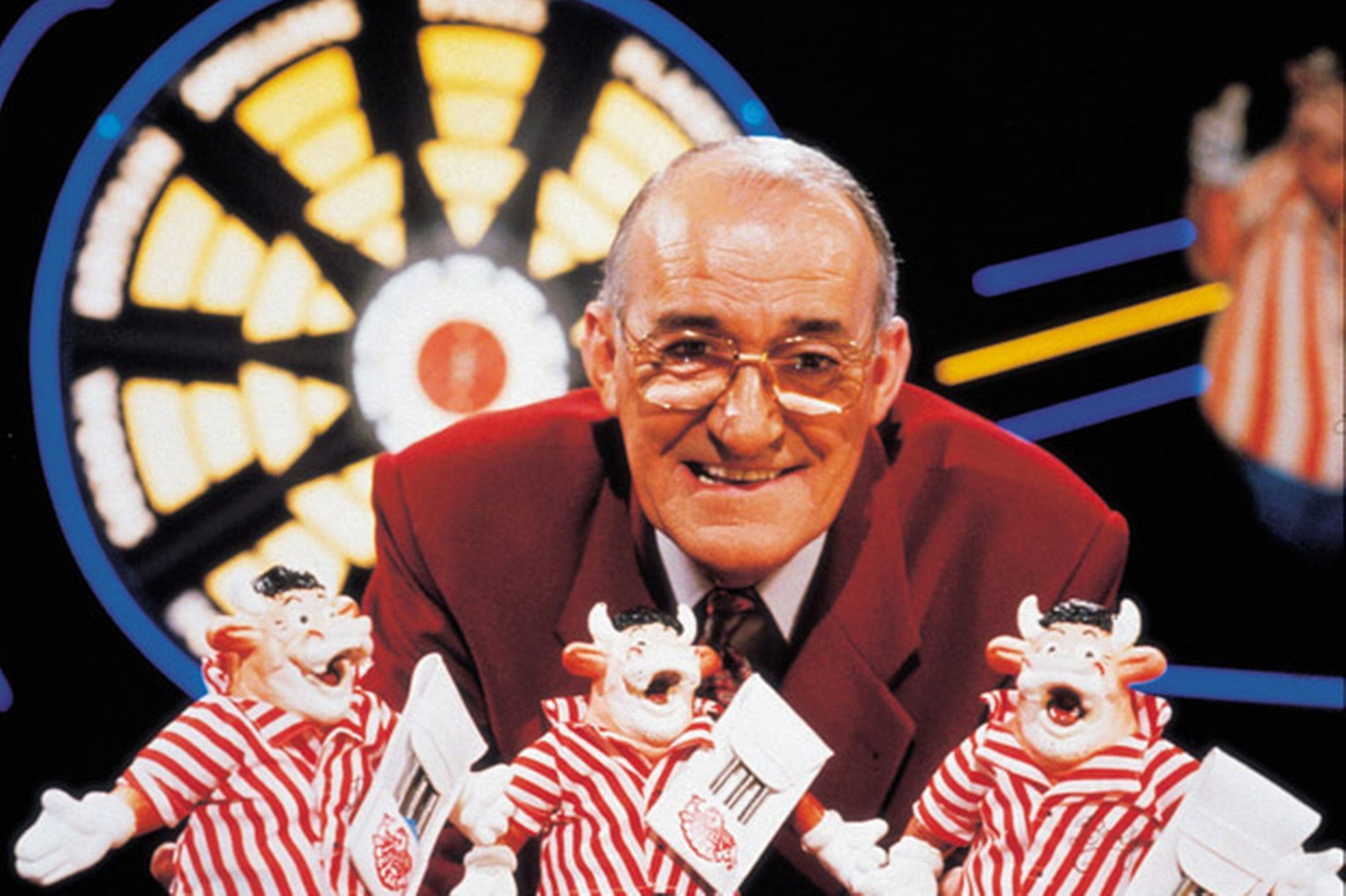 Jim Bowen presenting Bullseye in the 1980s and 1990s.