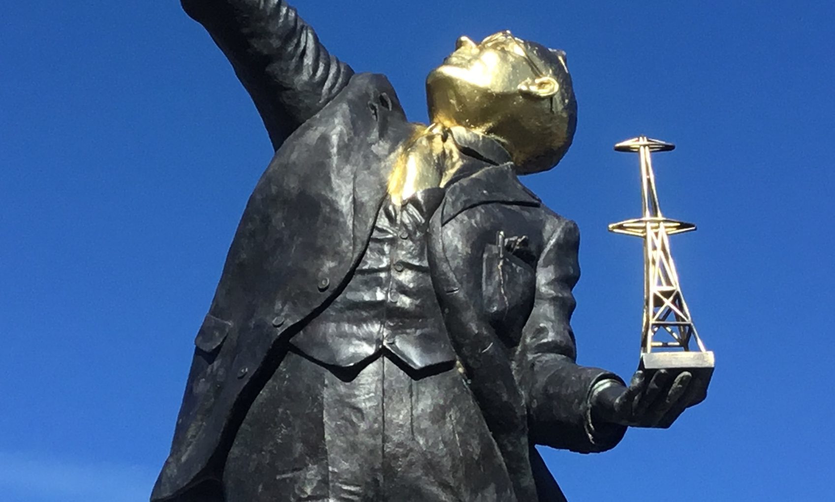The face of the Watson Watt statue was sprayed with gold paint.