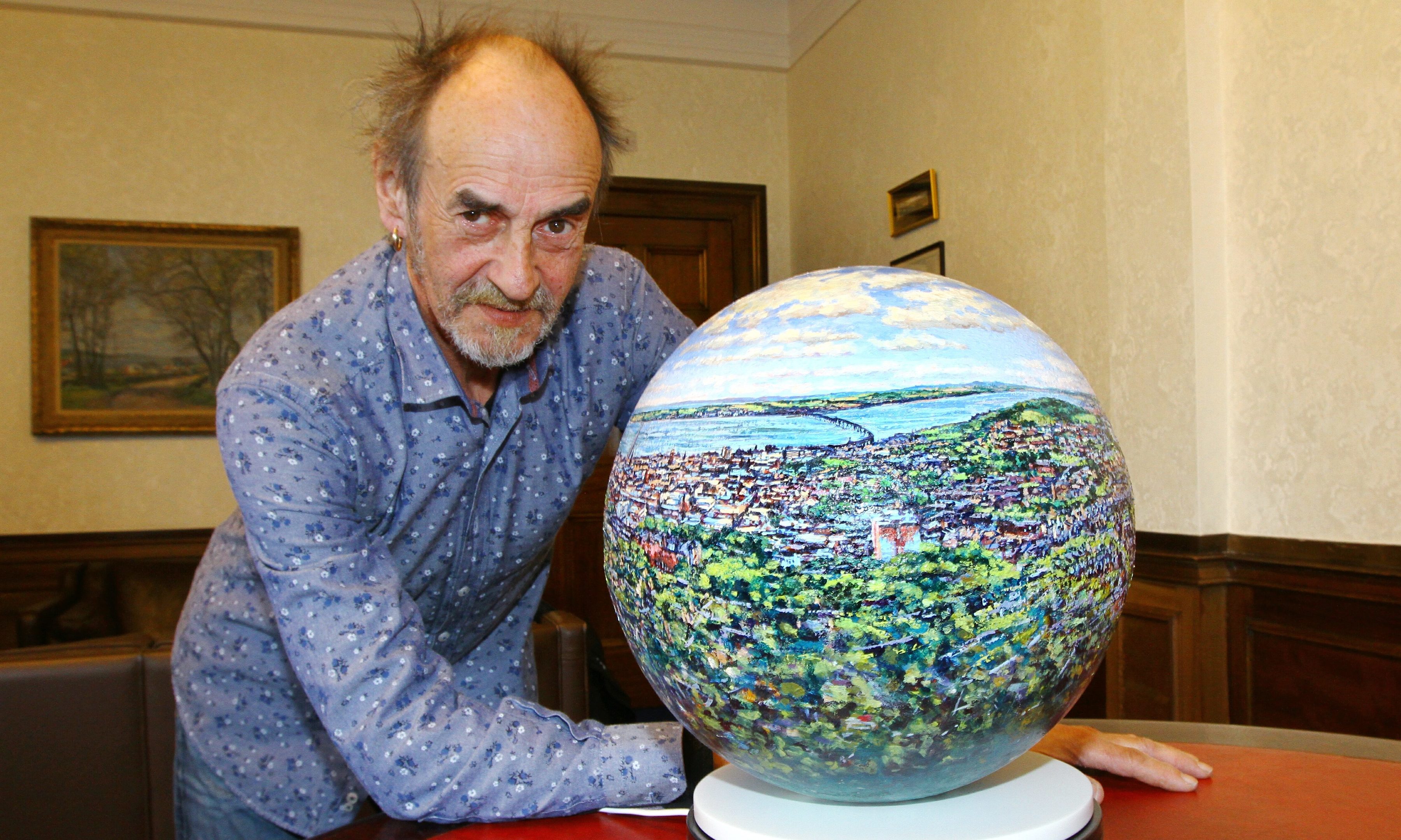 Eddie Lange with The Dundee Sphere.