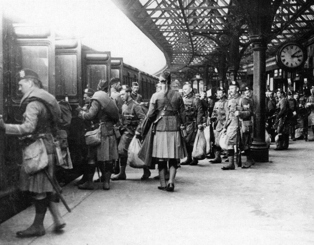 Black Watch soldiers heading off during the First World War