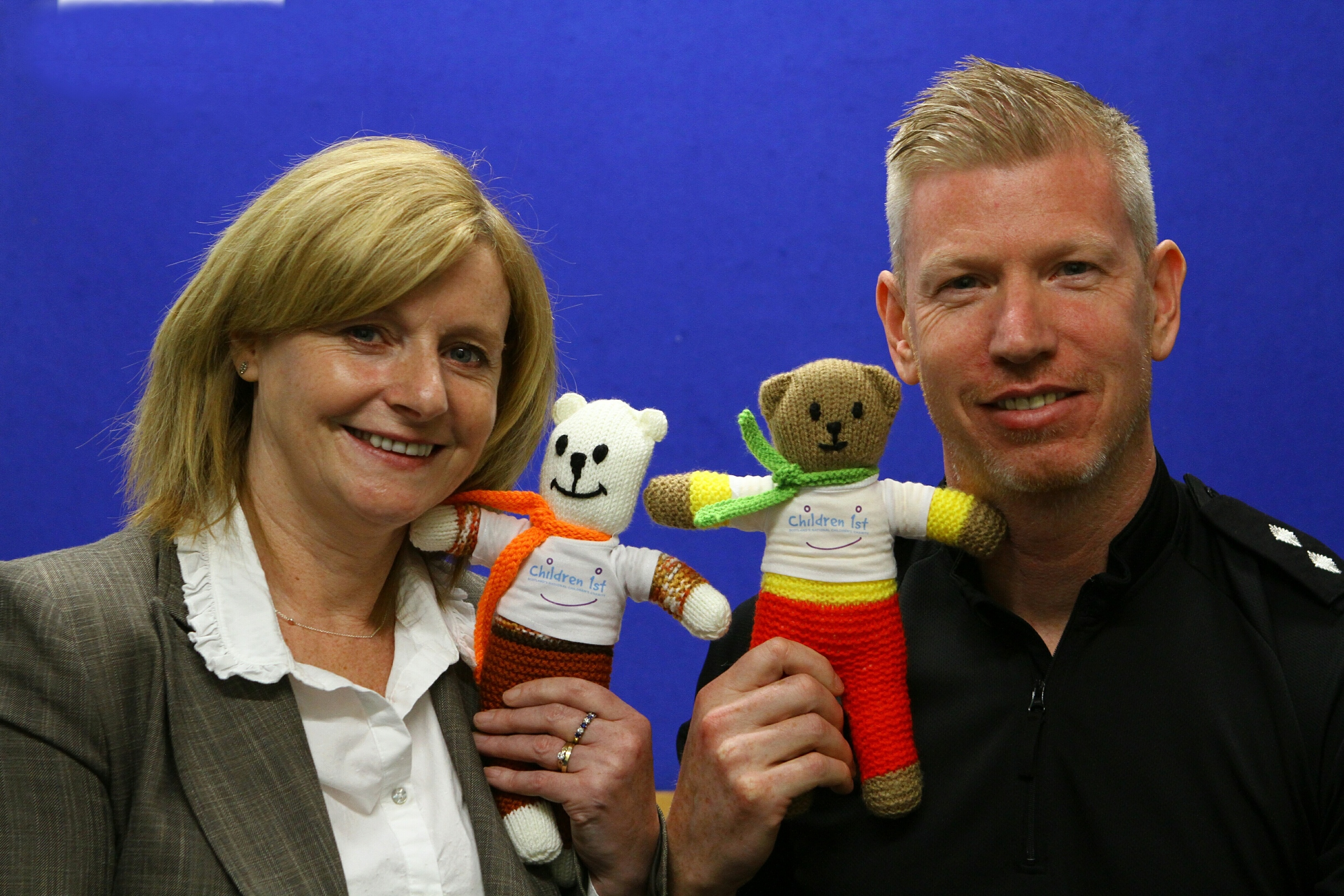 Linda Jardine of Children 1st and Insp Chris Boath at the launch of the Trauma Teddies.