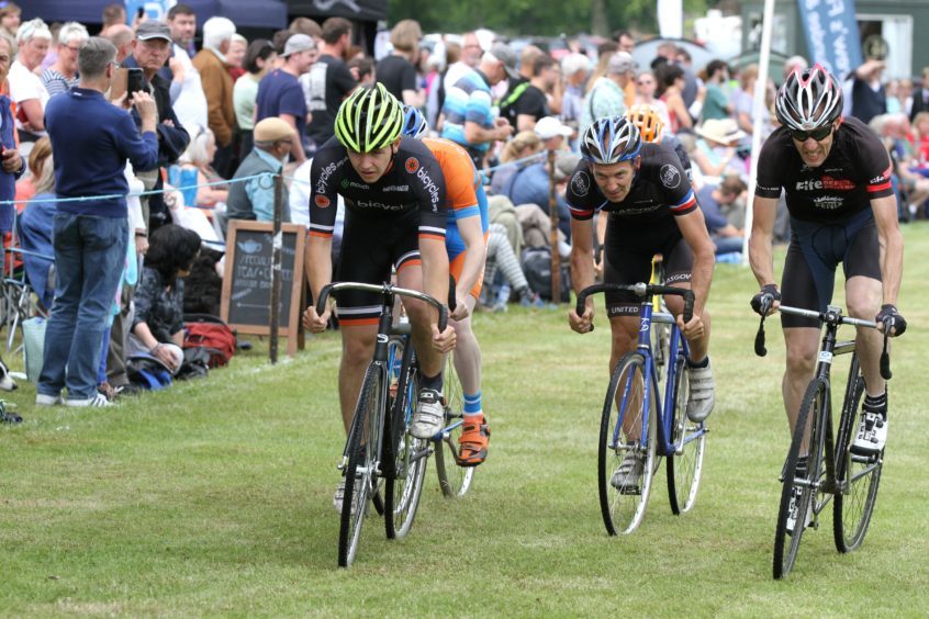The men's cycle race