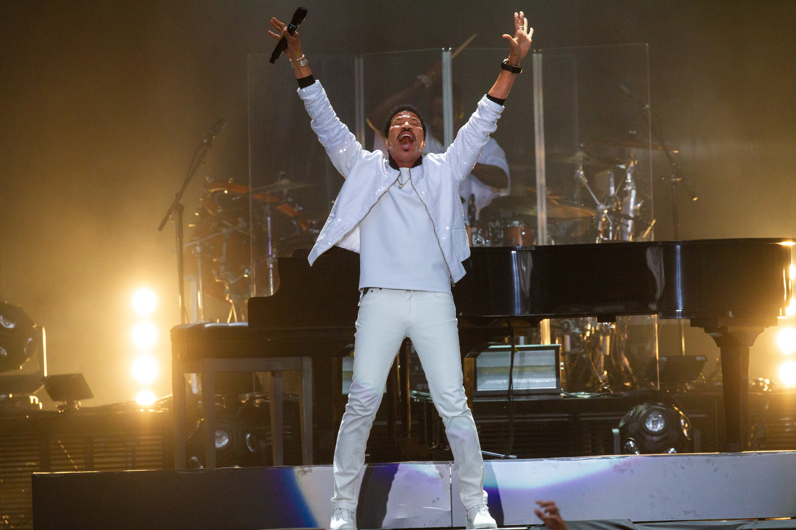 Lionel Richie wowing the crowd in Perth