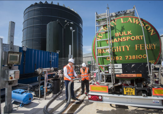 The £3m plant at Dundee Port will see liquid fertiliser sold directly to farmers.