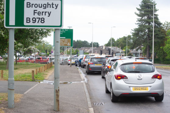 The eastbound lane of the Arbroath Road, between the Scott Fyffe roundabout and Claypotts, is to be closed for two weeks.