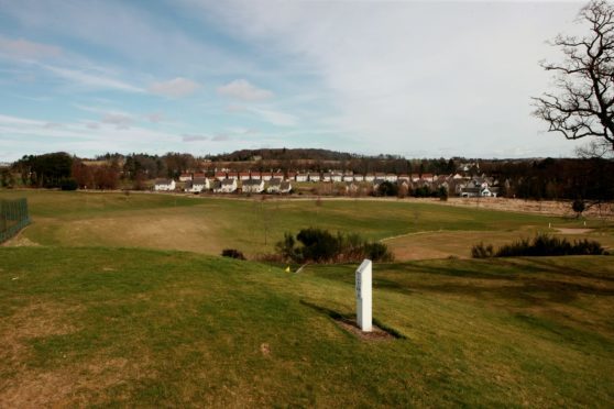 The homes would be built on the southern edge of Ballumbie Golf Course.