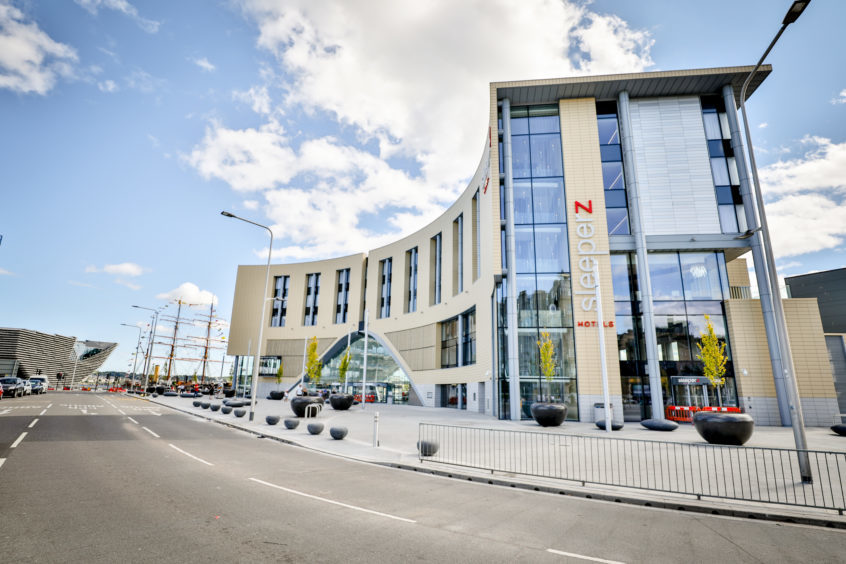 Dundee Railway Station