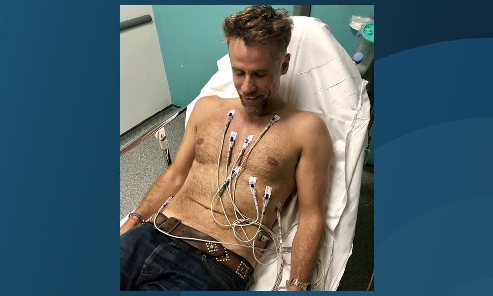 Richard Bacon tweeted a photo from the hospital.