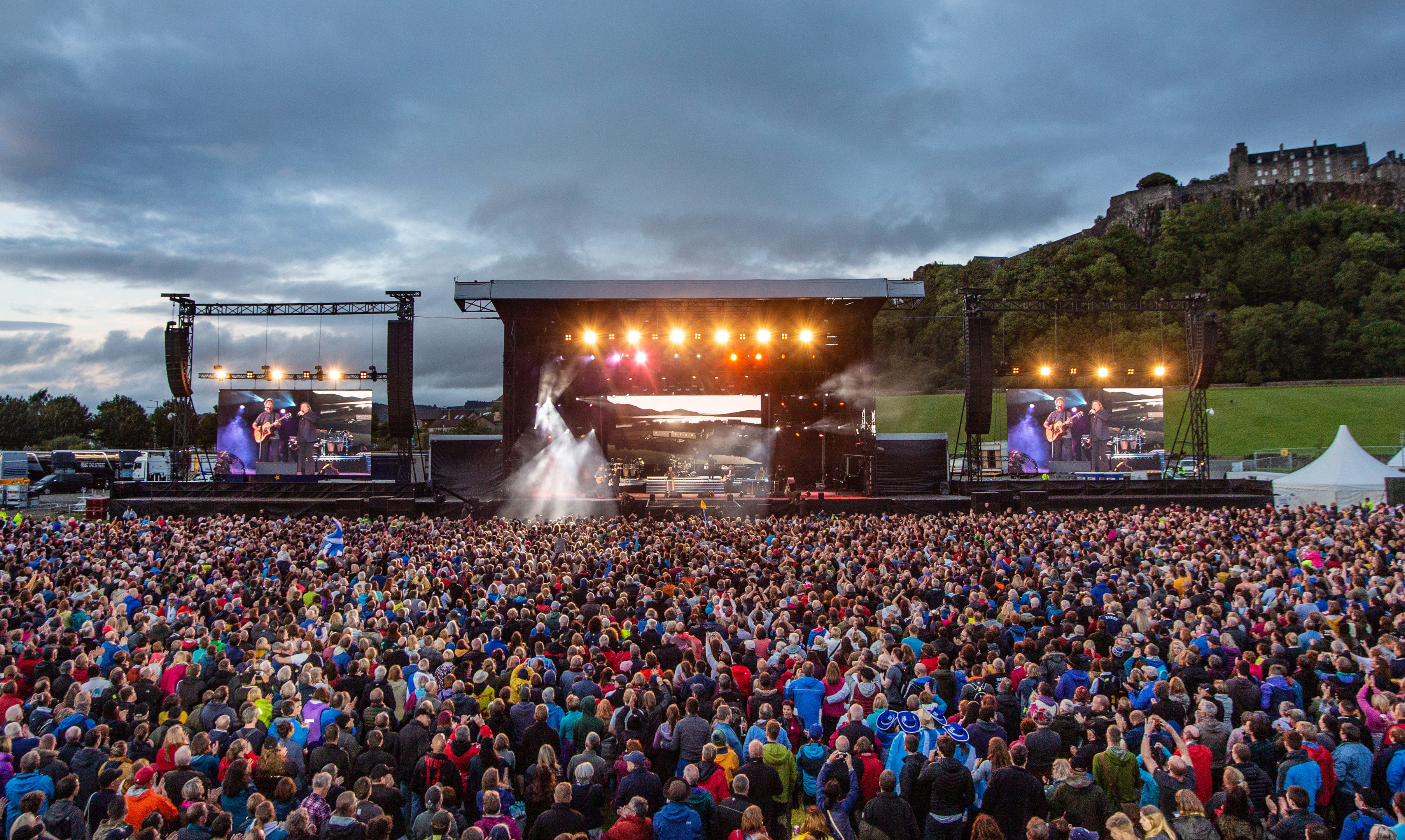 Thousands gathered at Stirling Castle for Runrig's final two shows. 

Photo courtesy of  Runrig/Andrew King.