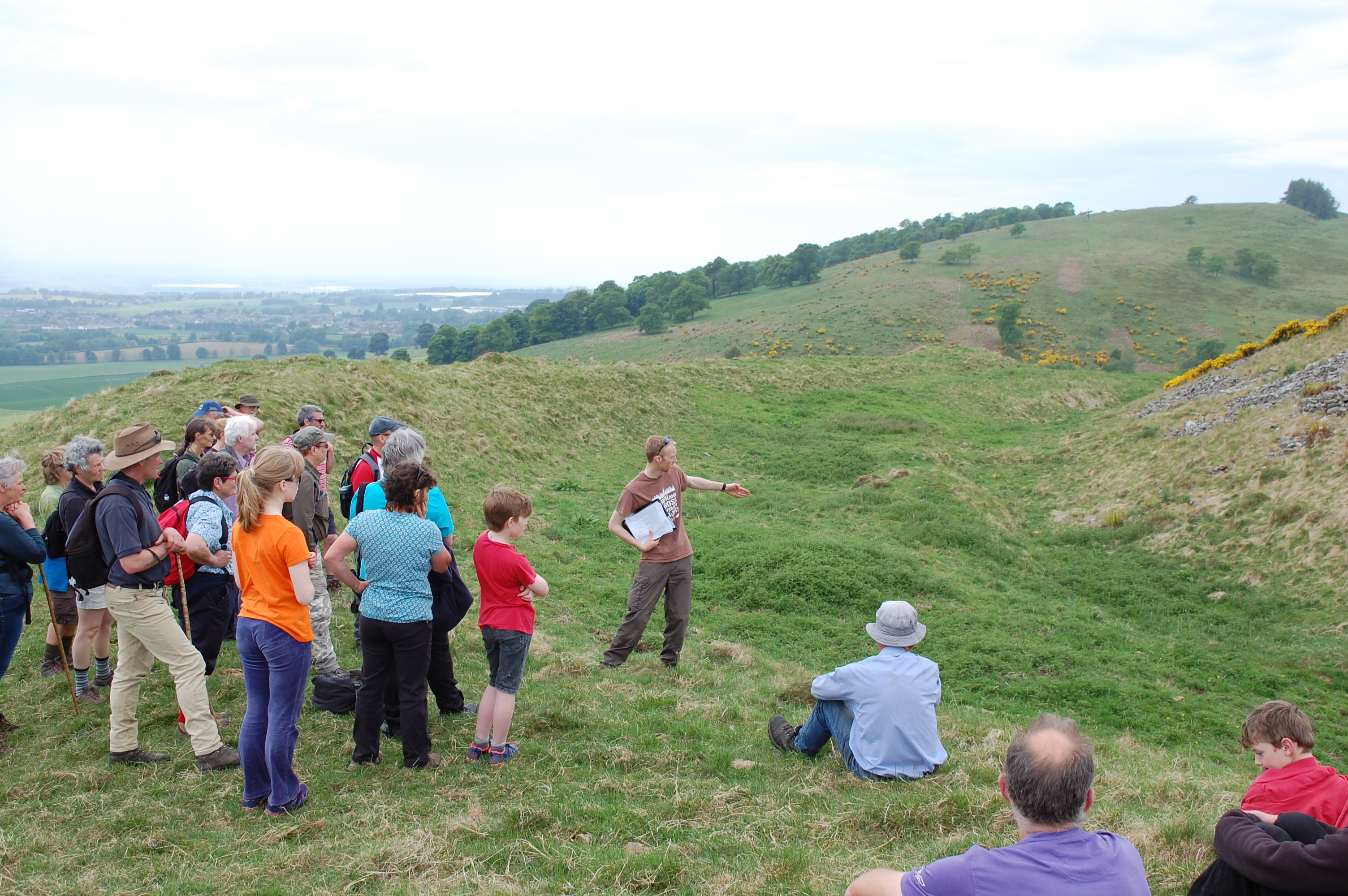 Barry Hill of Perth and Kinross Heritage Trust leading a guided walk.