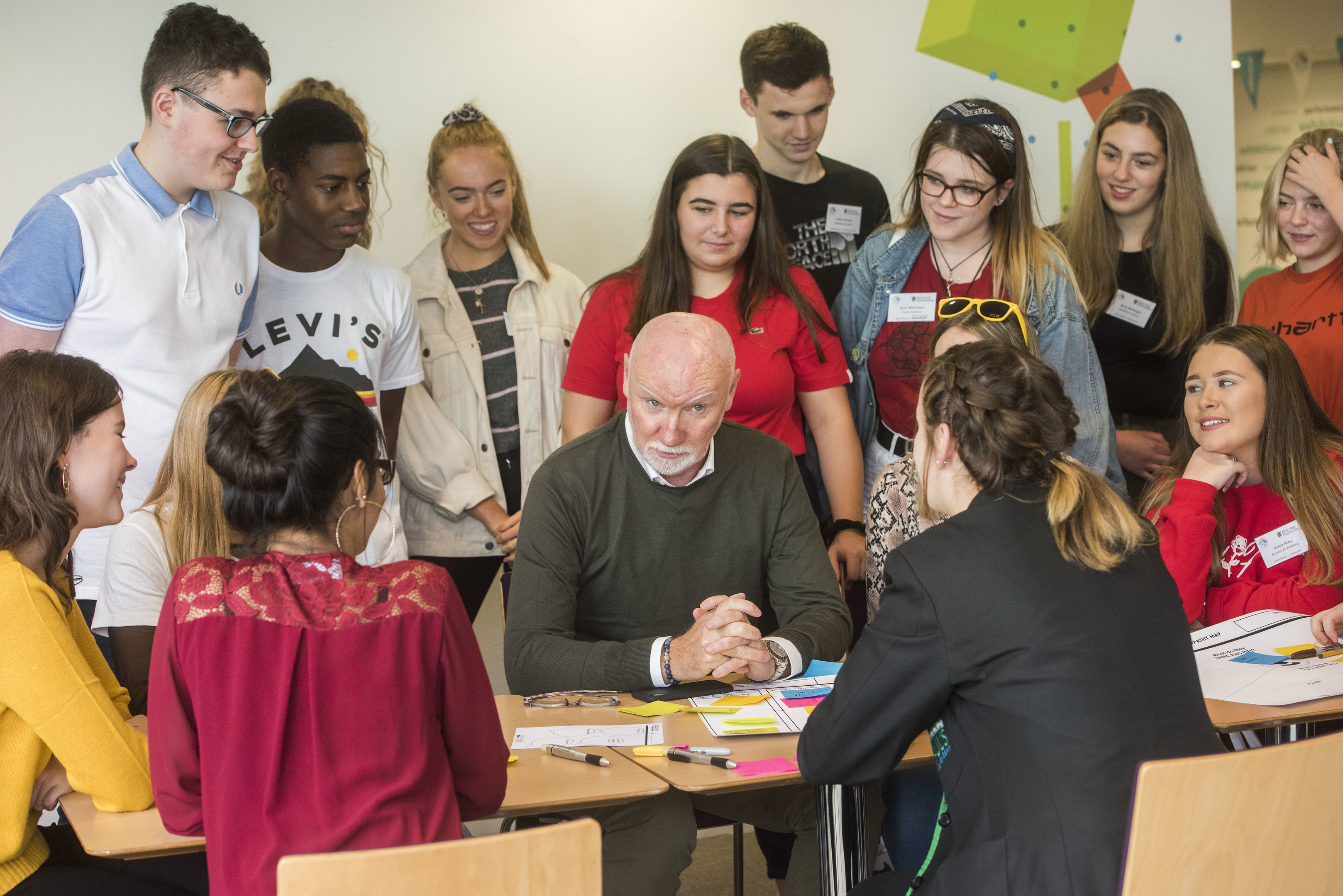 Sir Tom Hunter speaks to youngsters at Abertay University