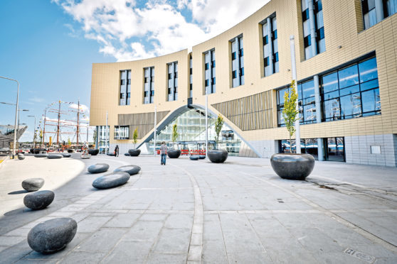 Dundee railway station