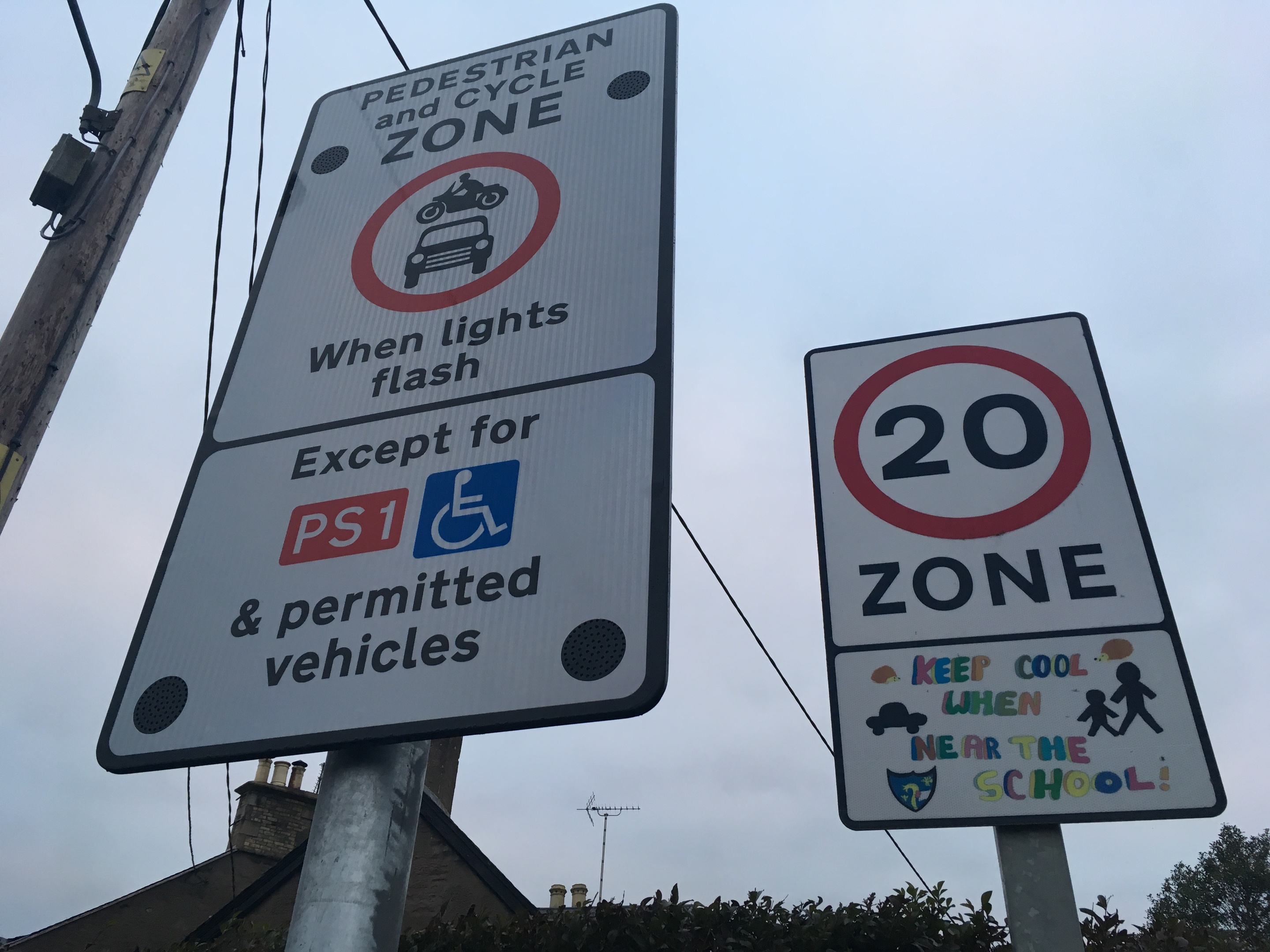 School exclusion zone warning signs.