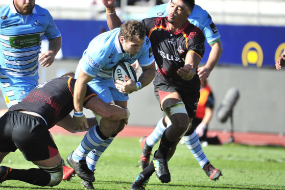 Fraser Brown makes ground against the Kings but Glasgow were humiliated in Port Elizabeth.