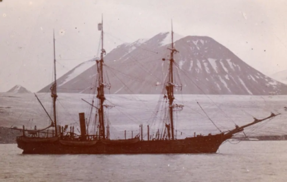 One of the few images of the Nova Zembla, taken in the Canadian Arctic.