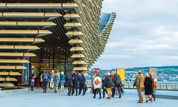 Guests arriving at V&A Dundee.