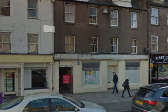 The former Thomas Cook shop on Montrose High St will become a tanning salon