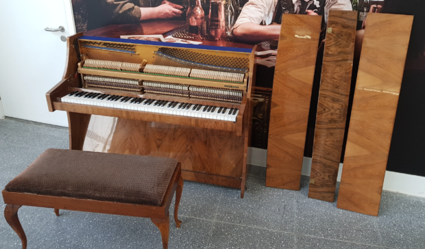 The damaged original piano.