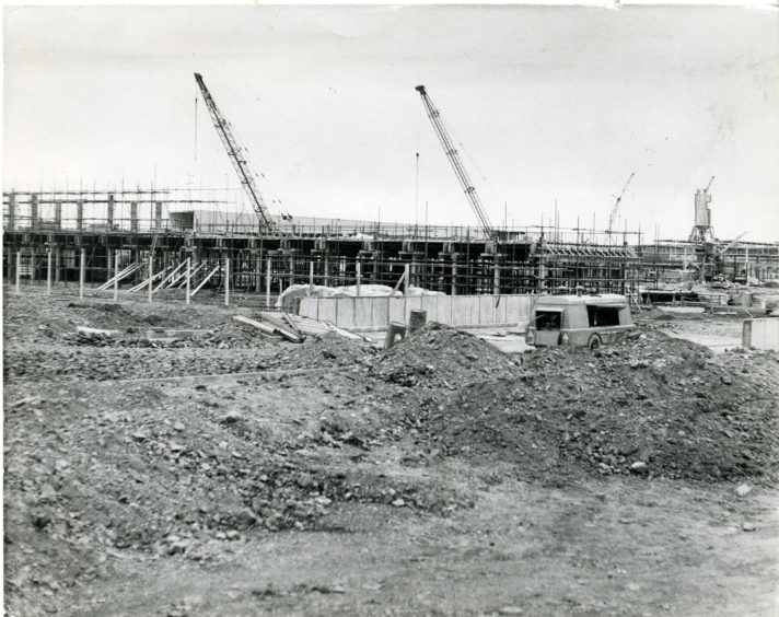 Work on the Michelin Plant, Baldovie, on 30/04/1971.