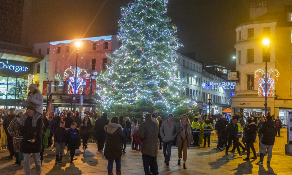 VIDEO Dundee gets in the festive spirit as hundreds attend Christmas