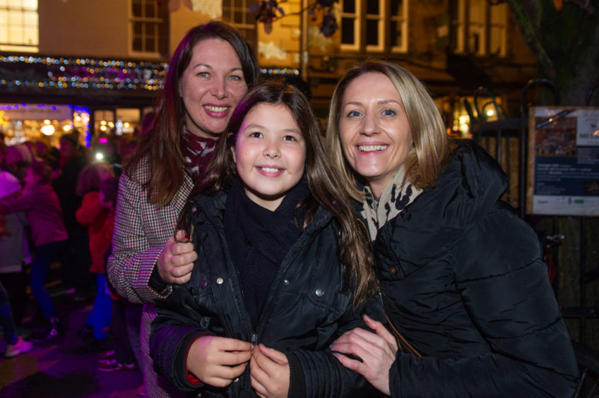 Angela Frew, Lauren and Yvonne Murray.