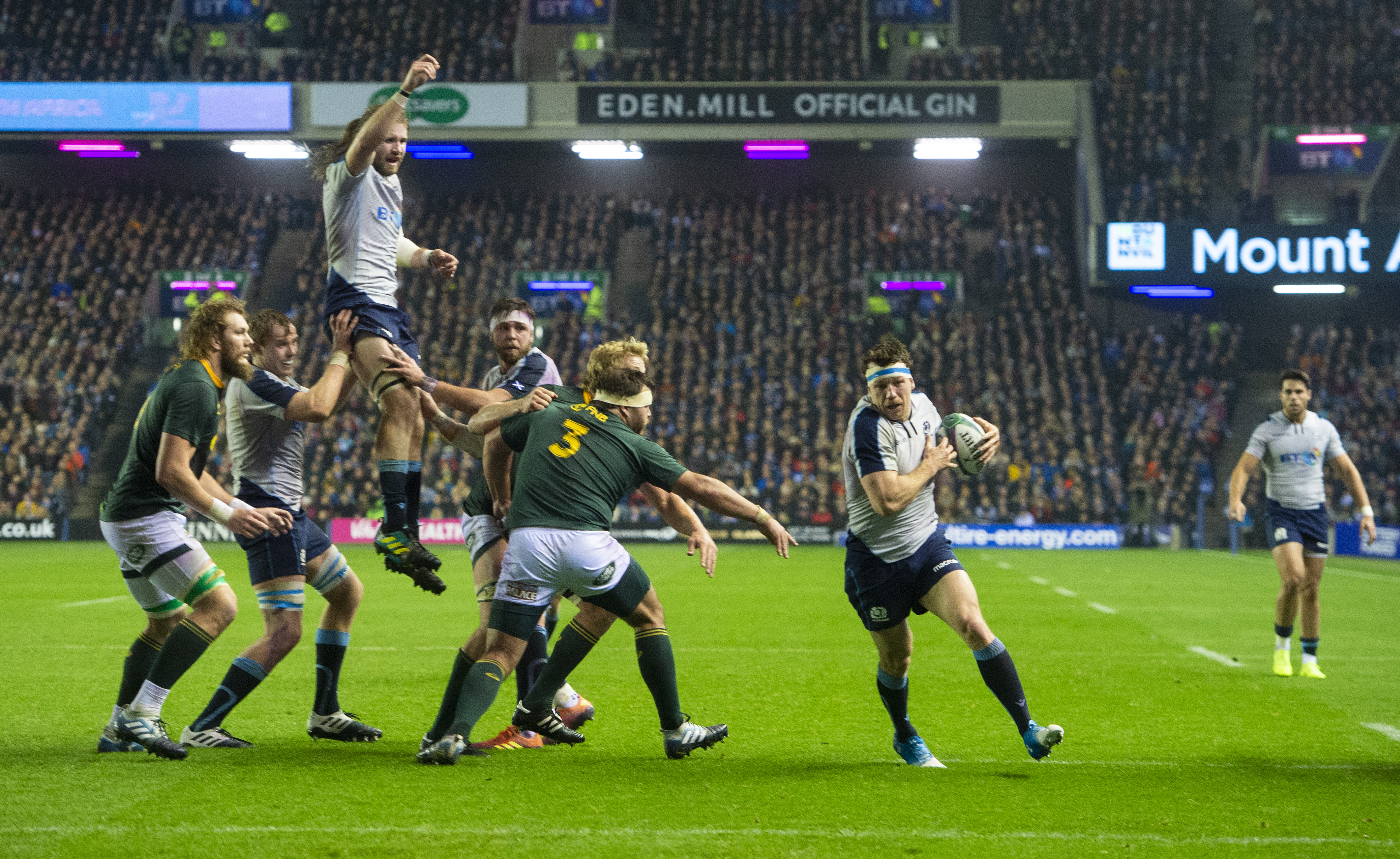 Hamish Watson scores from a trick lineout play for Scotland against South Africa.