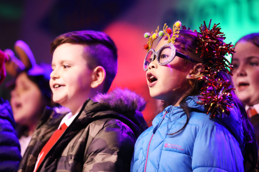 Eastern Primary School sing Christmas carols.