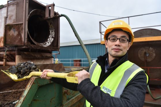 The project's principal investigator Dr Boon-Seang Chu will analyse the company's washing process