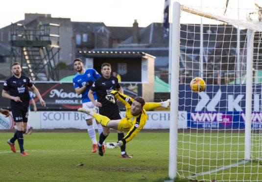 The ball ends up in Dundee's net after just 35 seconds.