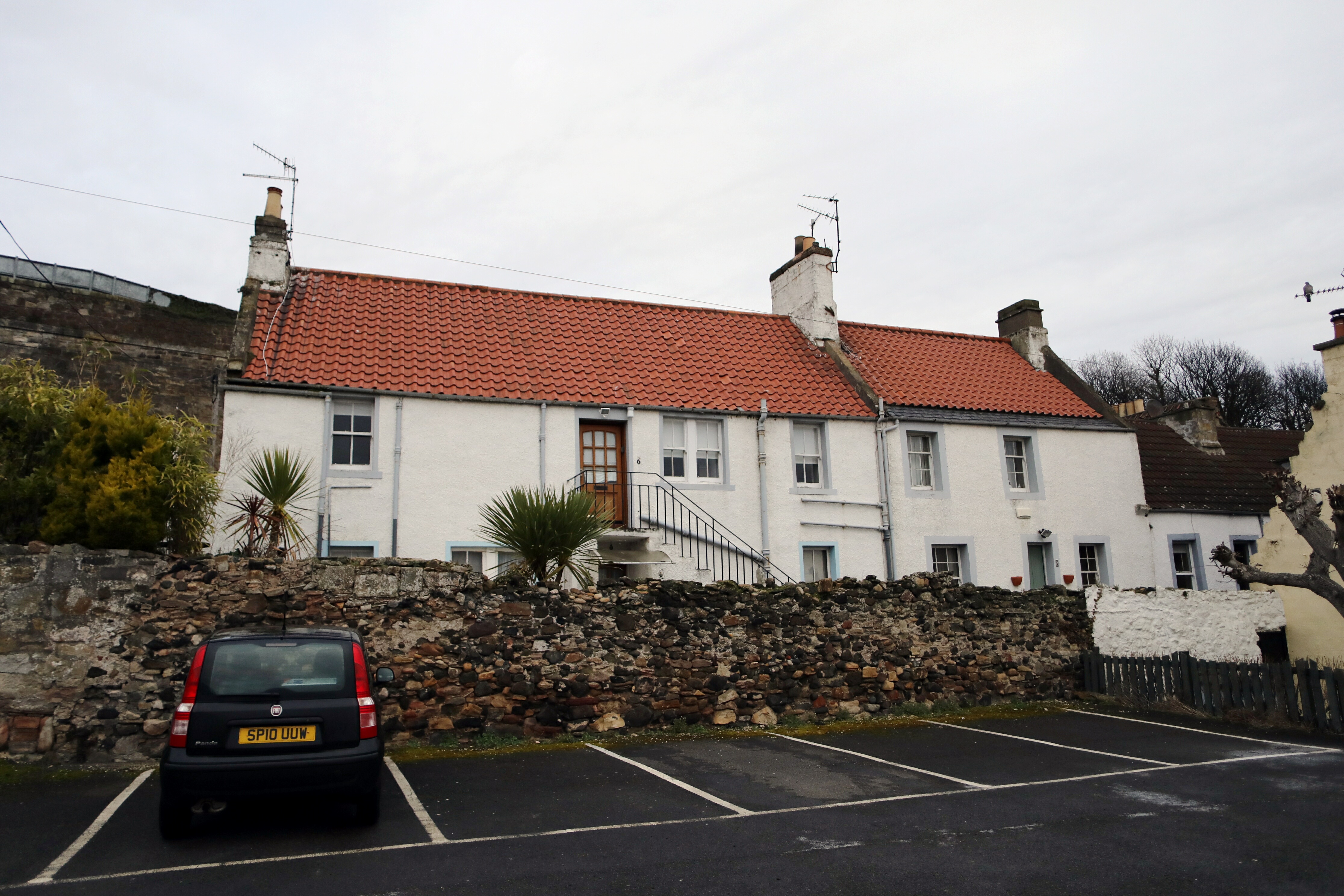 Guests flushing the toilet in Kinghorn holiday home keep neighbours awake