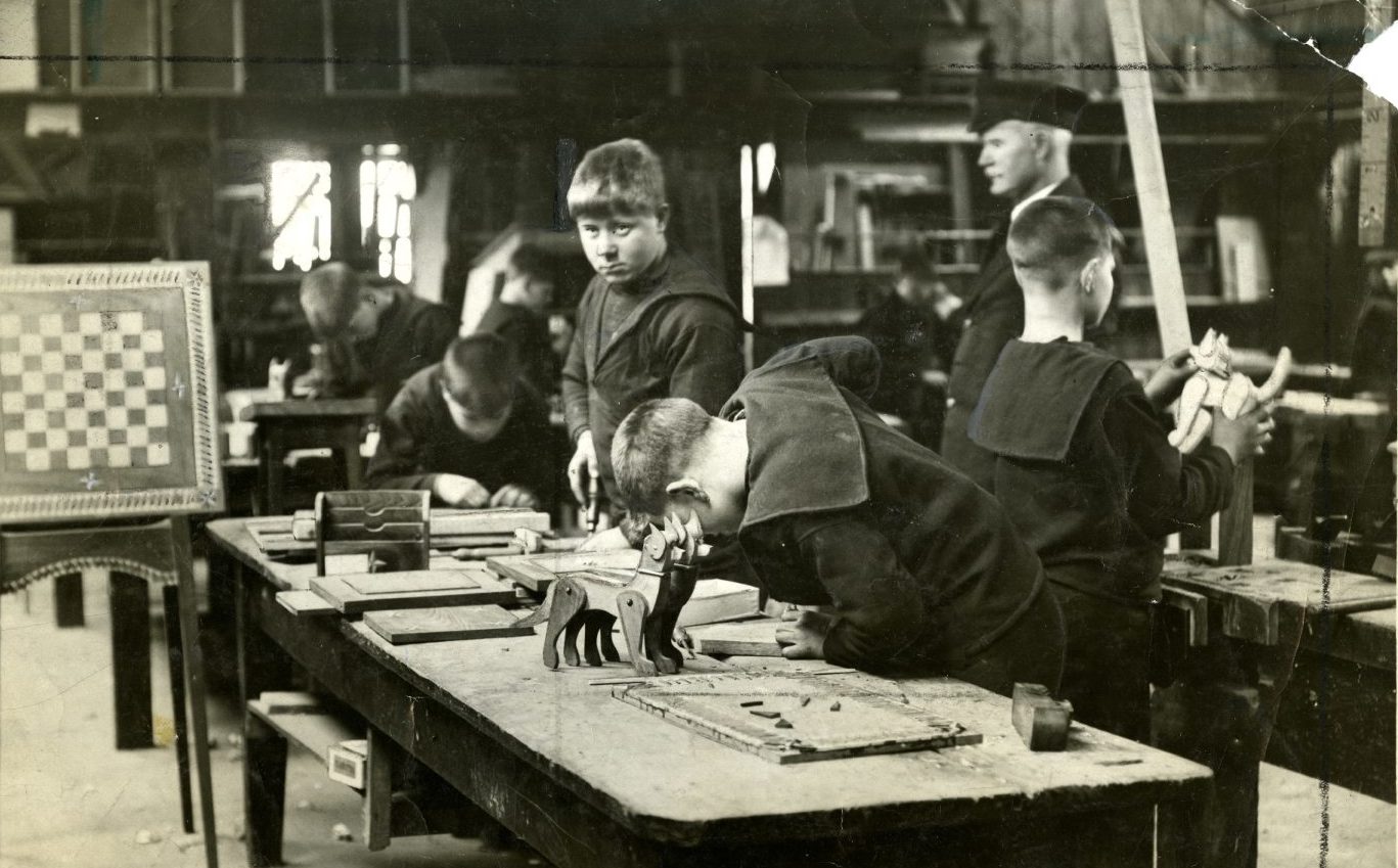 A joinery workshop on board Mars Training Ship in 1928.
