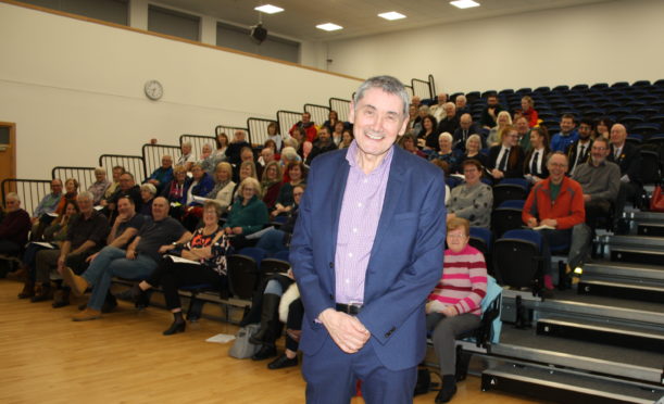 Sir Harry Burns addresses Kirkcaldy Foodbank AGM