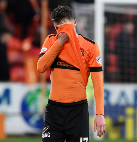 WILLIAM HILL SCOTTISH CUP QUARTER FINAL
DUNDEE UNITED V INVERNESS CT
TANNADICE - DUNDEE
Dundee United& Jamie Robson looks dejected