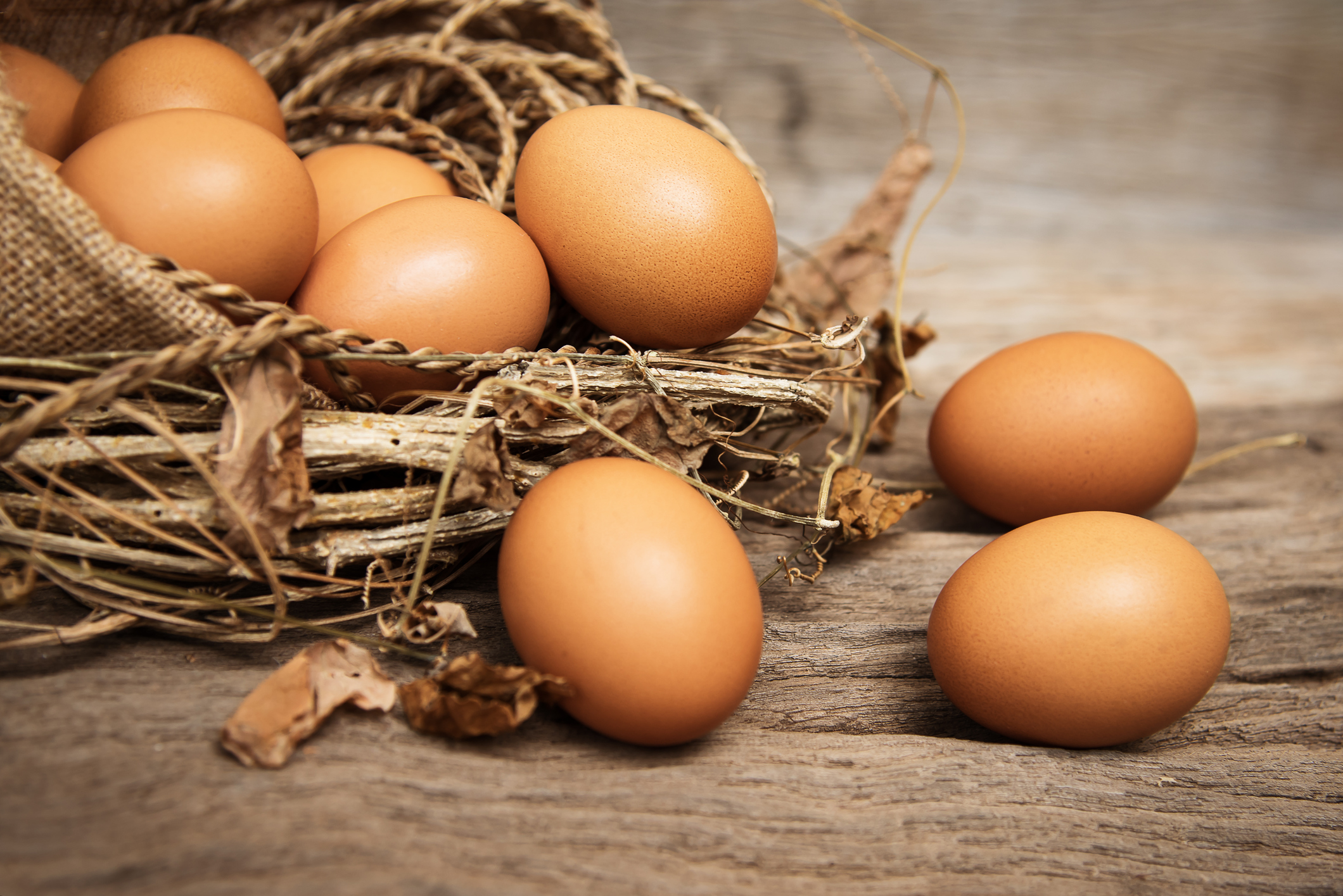 Celebrity chefs are being asked to help persuade consumers to buy all sizes of eggs.