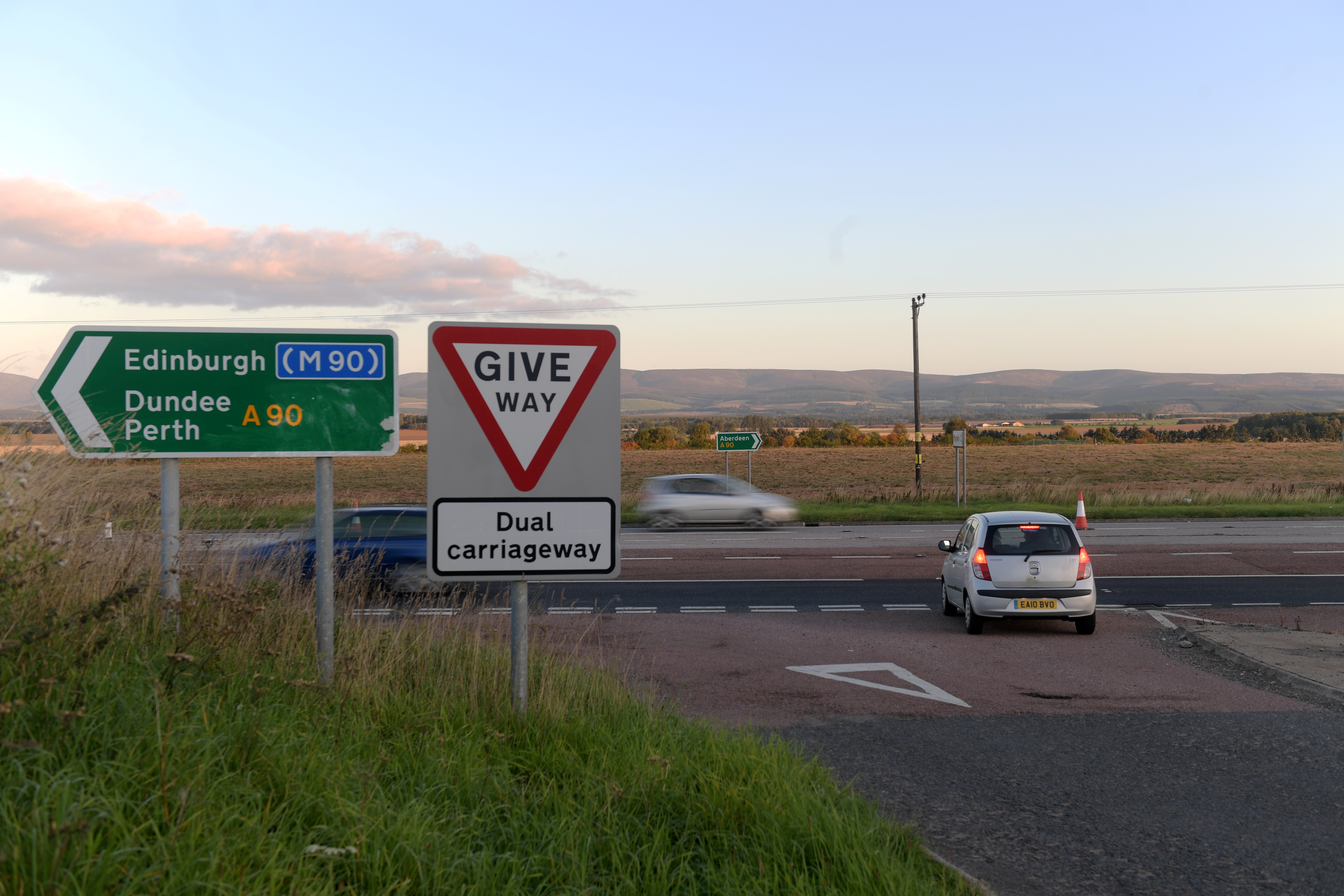 A flyover is to be built at the A90/A937 crossing.