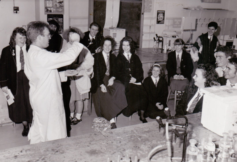 A Science demonstration to school students at a Dundee Institute of Technology Open Day c. 1988