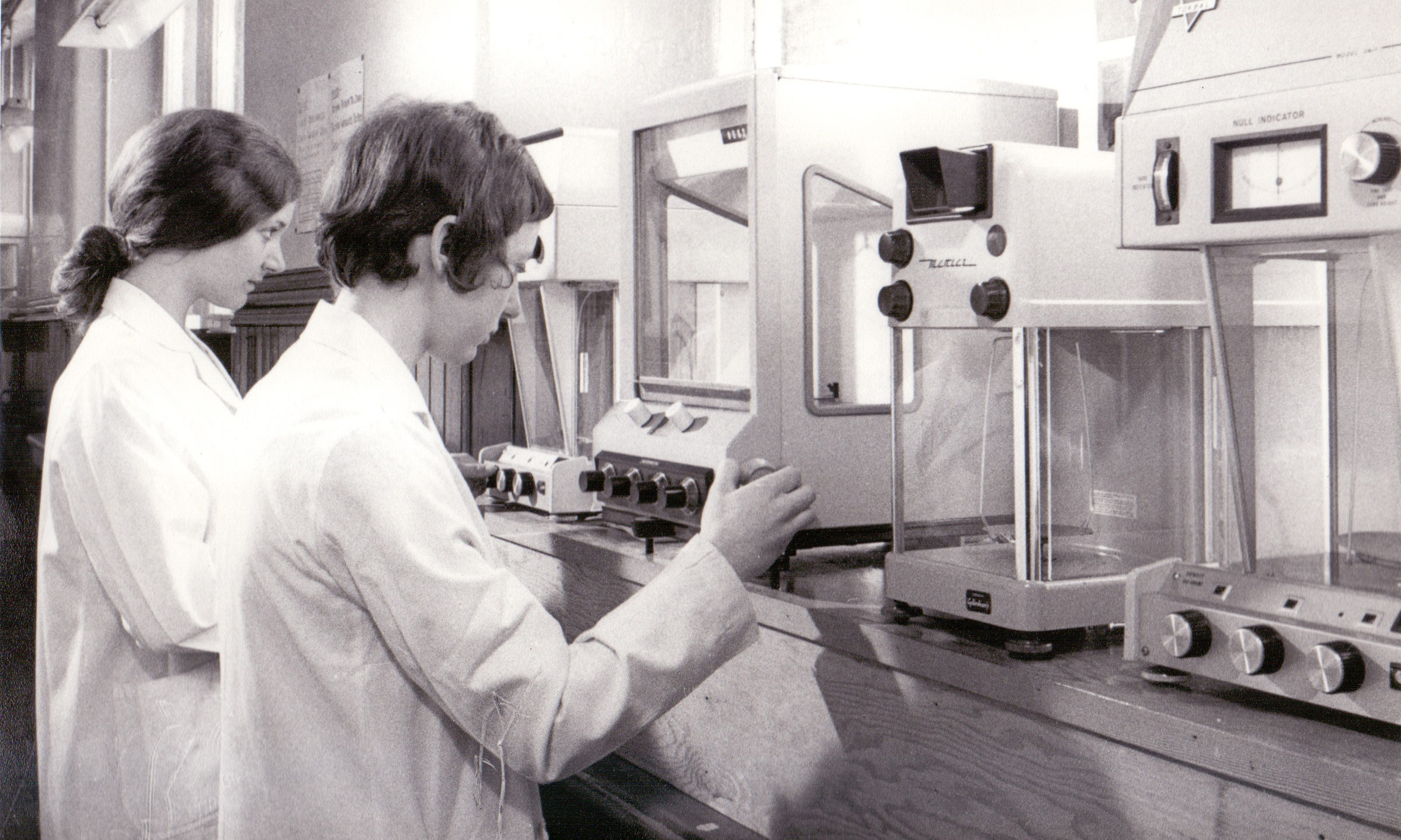 Students conduct an experiment at Dundee College of Technology c. 1971