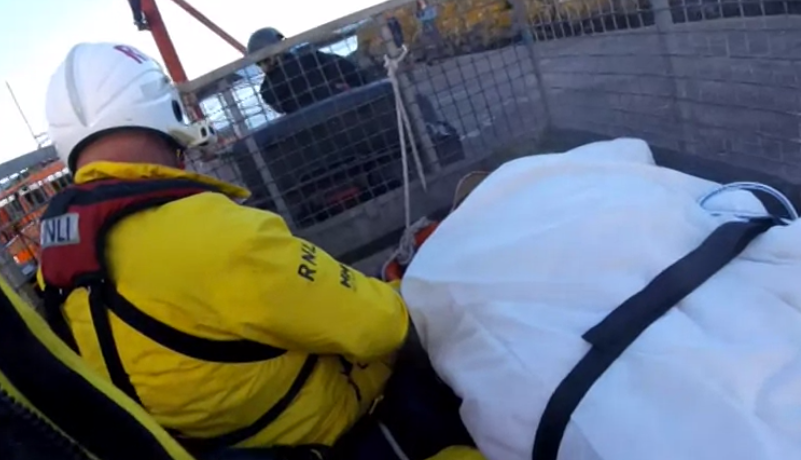 The crew from Anstruther set out to rescue him.