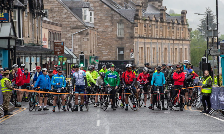 Hundreds of cyclists wait eagerly for Etape Caledonia to begin.
