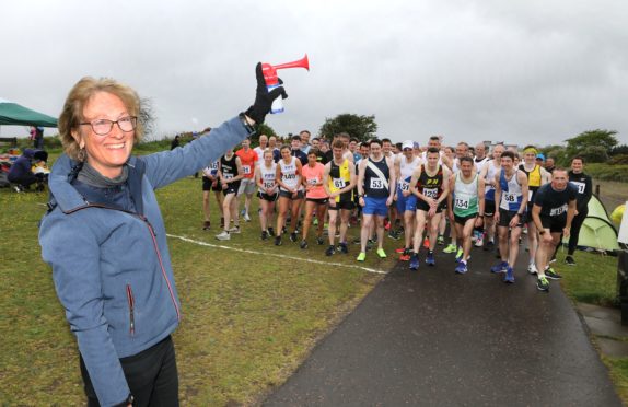 Mindy Grewar starts the race